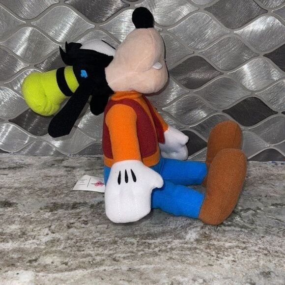 Disney Goofy Coffee Mug + Goofy Stuffed Plushie Toy - Picture 8 of 10